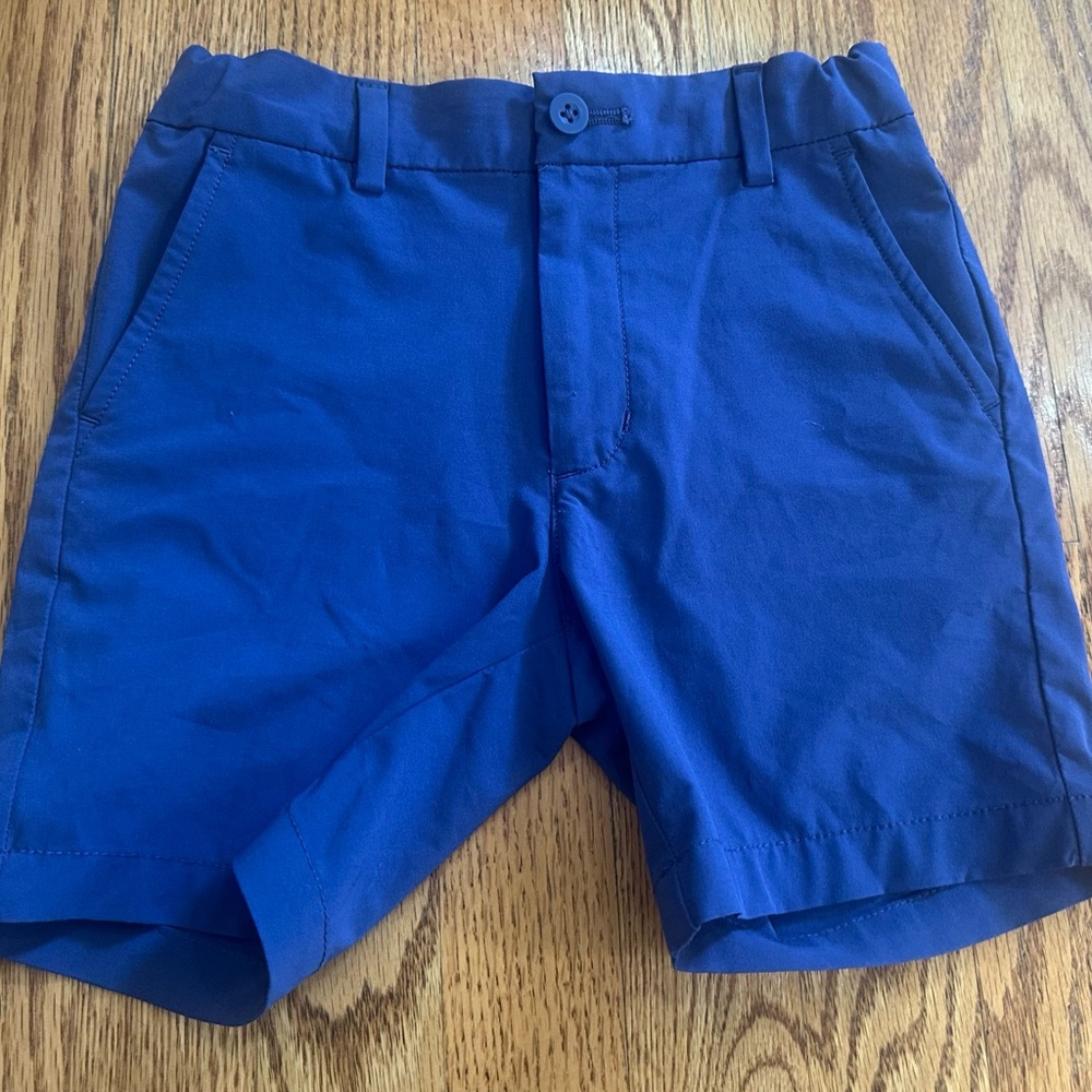 Vineyard vines size 5 performance shorts
